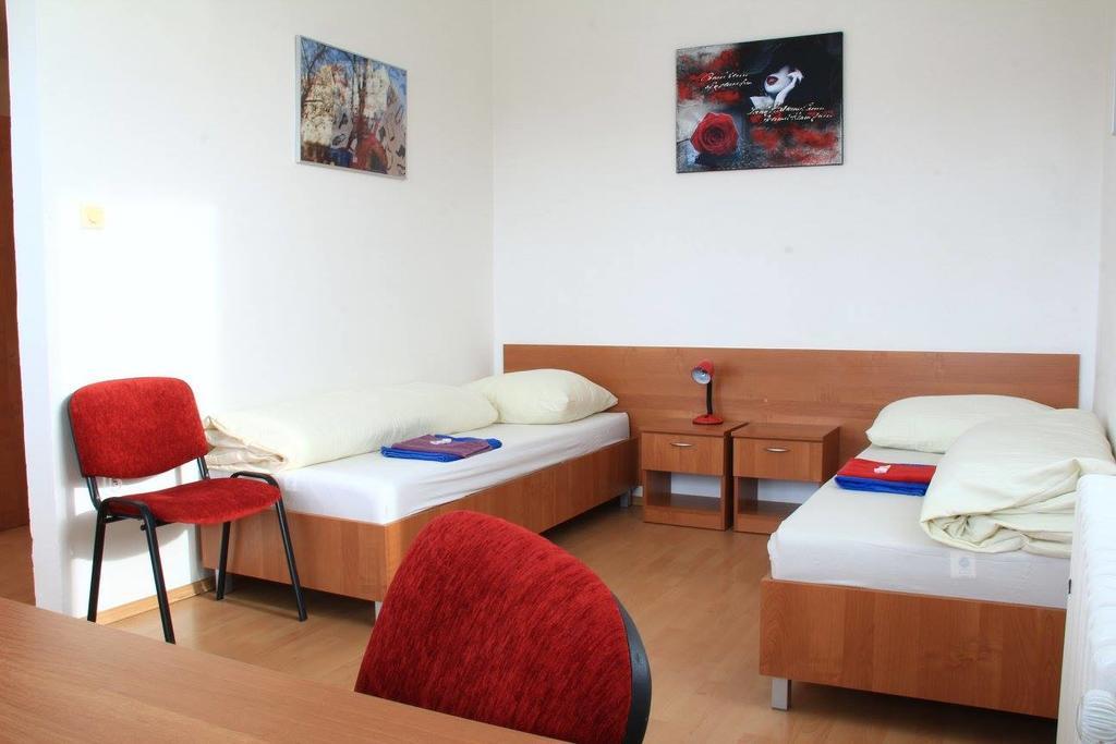 Hostel Narva Bratislava Esterno foto